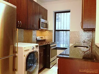 Rented by aptsandlofts.com