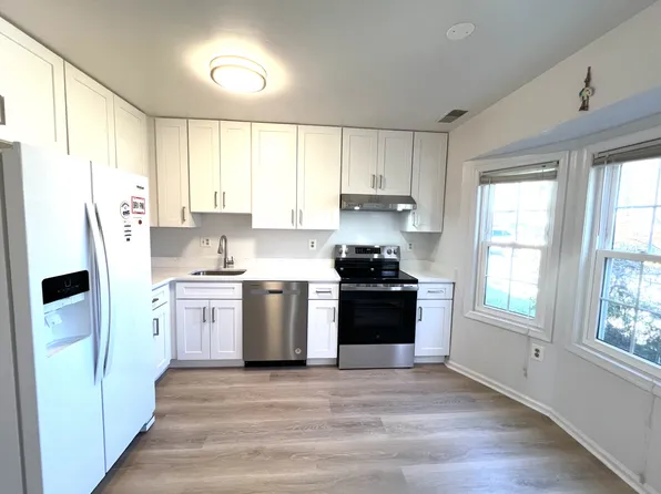 9969 Capperton Dr, Oakton, VA 22124