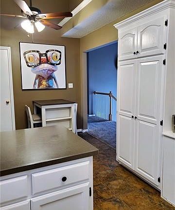 4th image of 1206 SW Graystone Dr