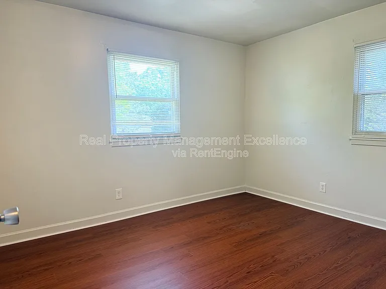 419 Walton St — Photo 26