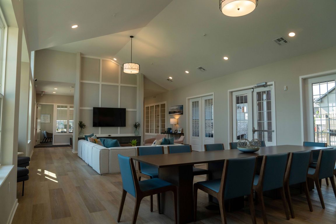 Vicinity clubhouse