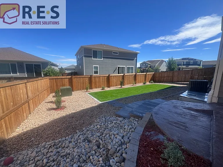 11417 Crater Lake St — Photo 32