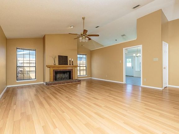 5th image of 4105 Staghorn Cir N
