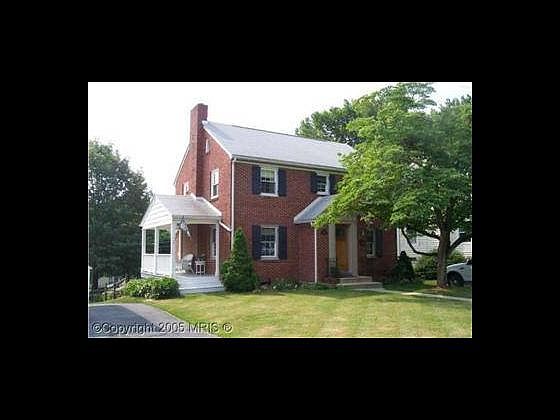 1st image of 204 E Irvin Ave