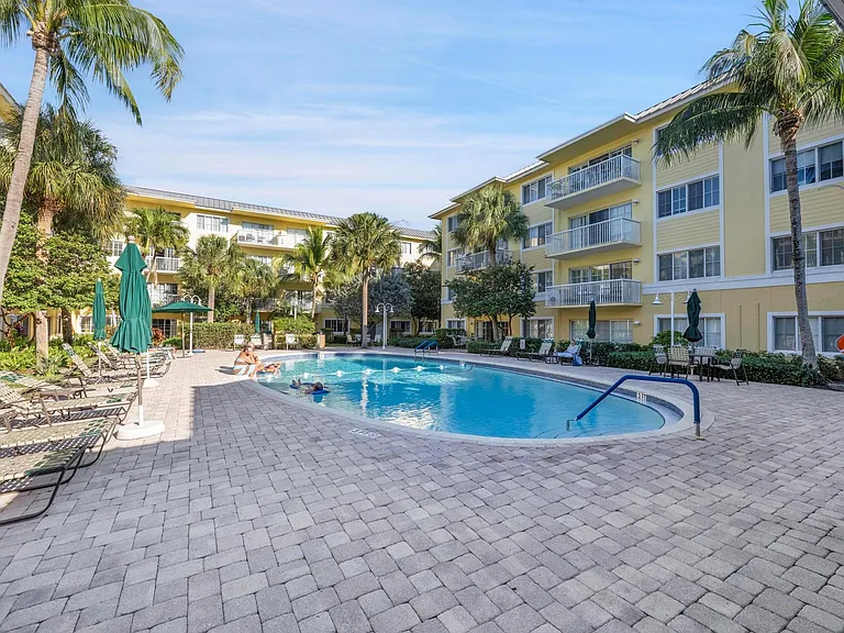 1515 E Broward Blvd #227 — Photo 18