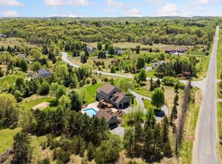 802 Prairie Meadows Dr, Hudson, WI 54016