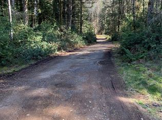 41 E Leffler Loop Rd, Grapeview, WA 98546