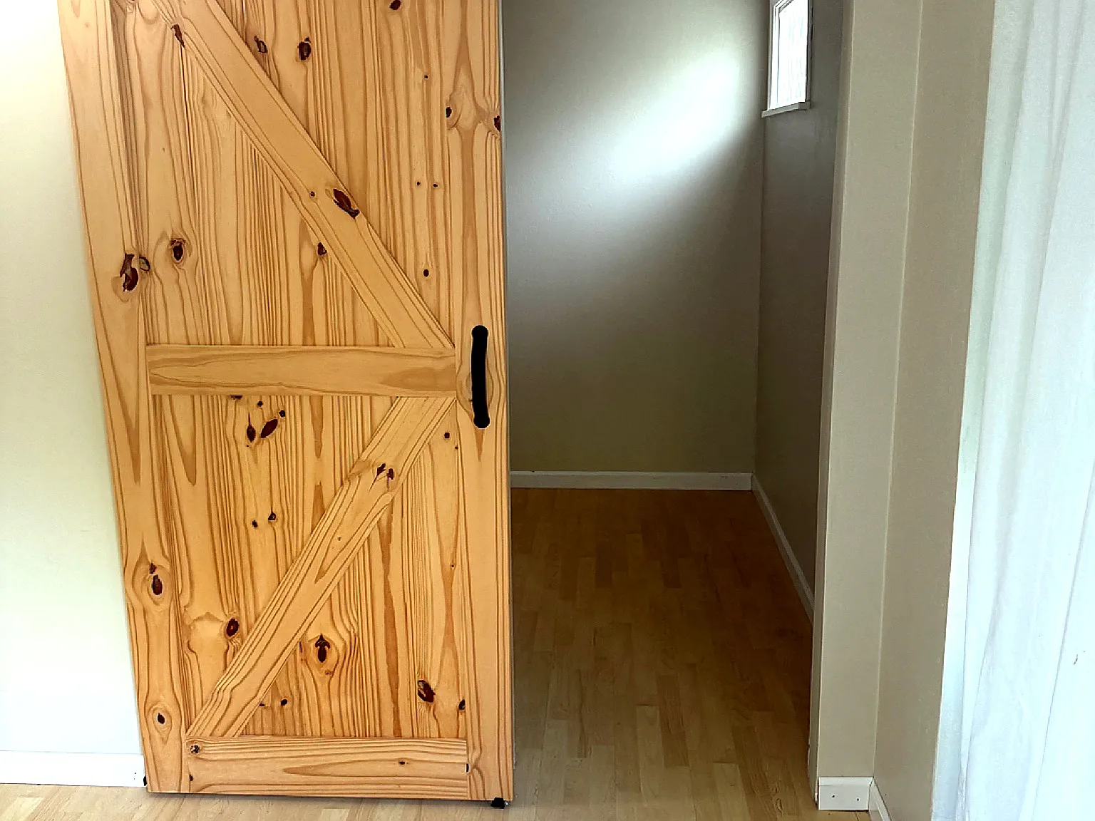 2 bed, 850 sqft, $2,450 — Photo 2