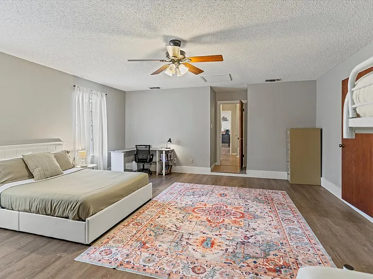 3702 Del Rio Ct — Photo 9