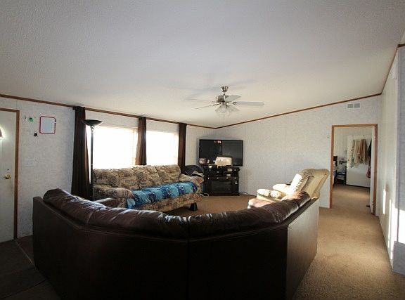 2nd image of 2673 Nelson St