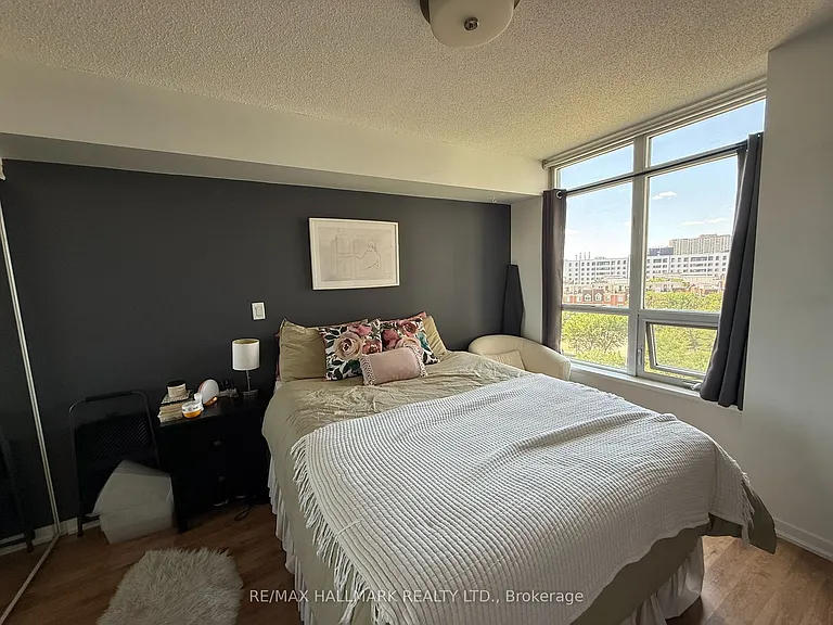 38 Joe Shuster Way W #709 — Photo 15