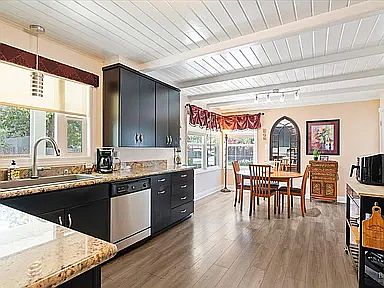 4th image of 244 Skibbereen Ln