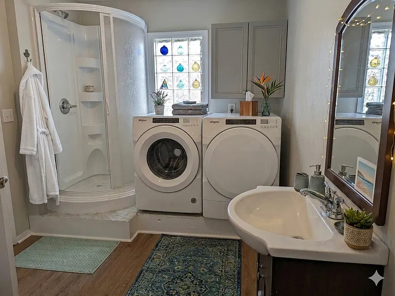 1027 W Apache St — Photo 10