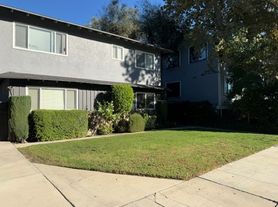 4424 Tujunga Ave, North Hollywood, CA