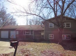 1219 W 28th Ct, Lawrence, KS 66046