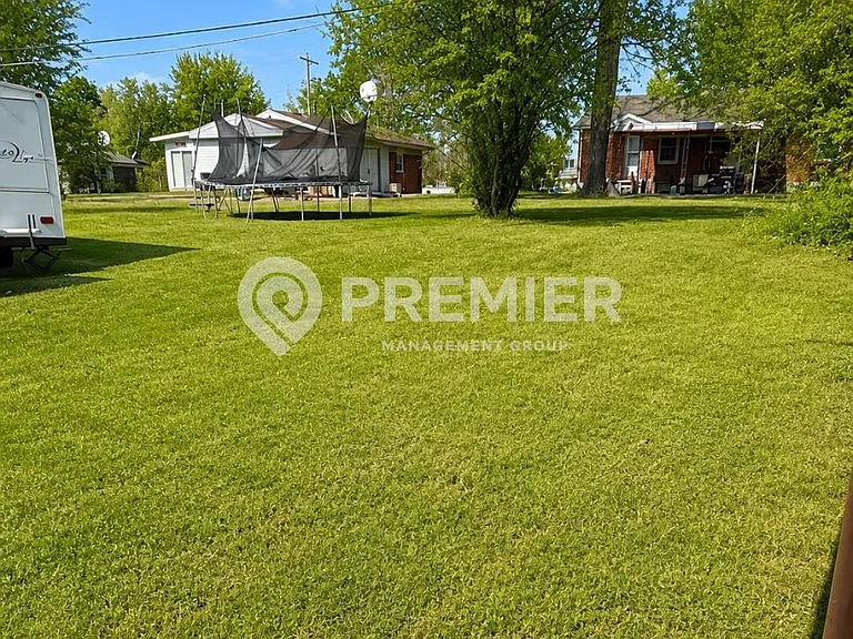 302 Malvin St — Photo 4