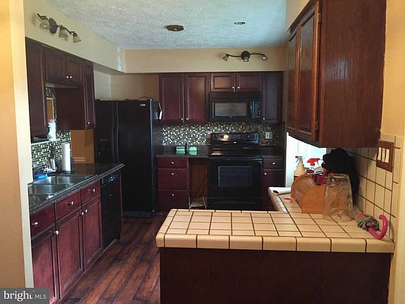 5th image of 10253 Irongate Way