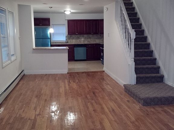 5th image of 11634 146th St
