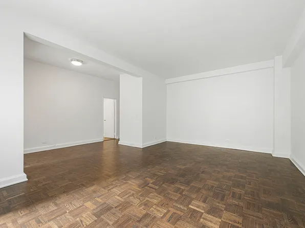 136 East 55th Street image 3 of 7