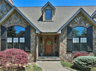 7 Hidden Ridge Ln, New City, NY 10956