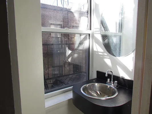 Rented by Landmark Real Estate | media 12