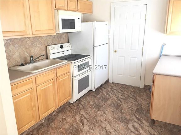 4th image of 3041 Olive St