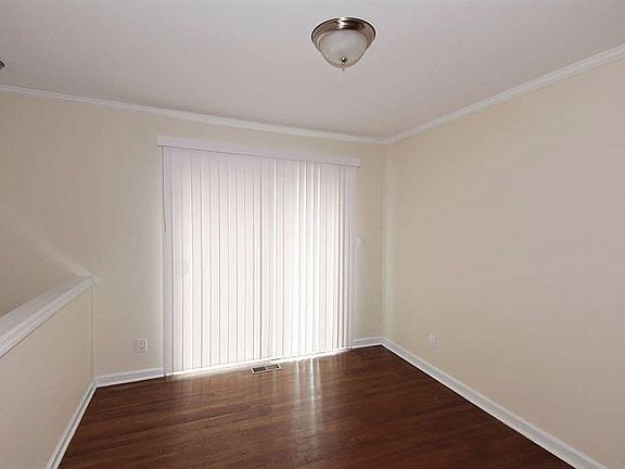 2nd image of 3260 Woodview Dr SE