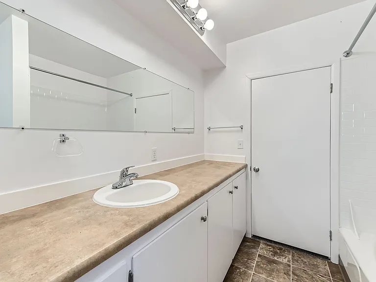 6754 SE Alder Pl — Photo 23