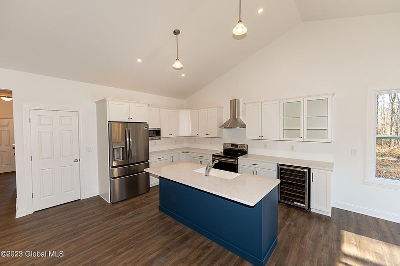 5th image of 37 Timber Creek Drive