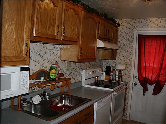 3rd image of 6812 Littleton Dr