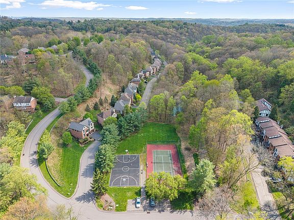 3rd image of 428 Rockledge Dr