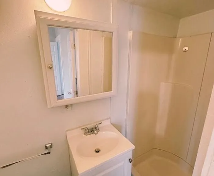 914 Eureka St #4 — Photo 3