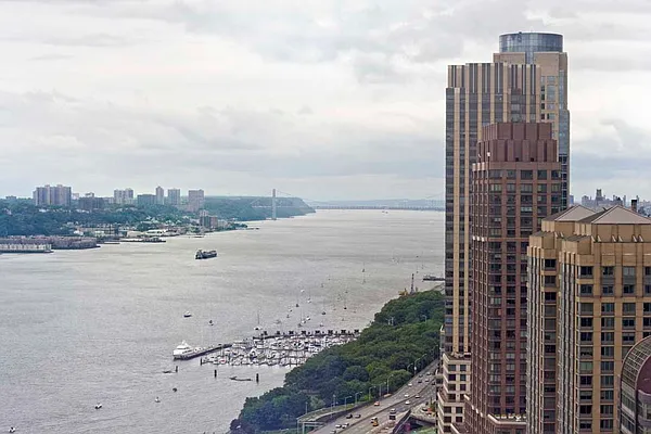 Sold by Nest Seekers International | media 4