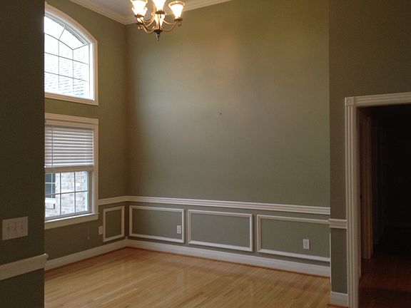 5th image of 201 Lee Oak Cir