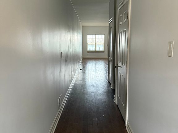 4th image of 2727 Riverside Dr #2727