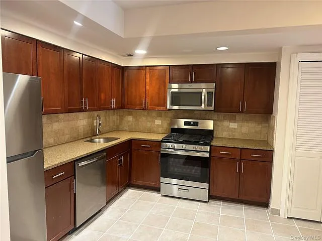 1 bed, 1.0 bath, 723 sqft, $2,600 — Photo 2