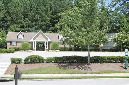 3082 Brockenhurst Dr — Photo 25