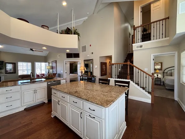 300 Glory Road Bldg 1 Unit 5, Branson, MO 65616