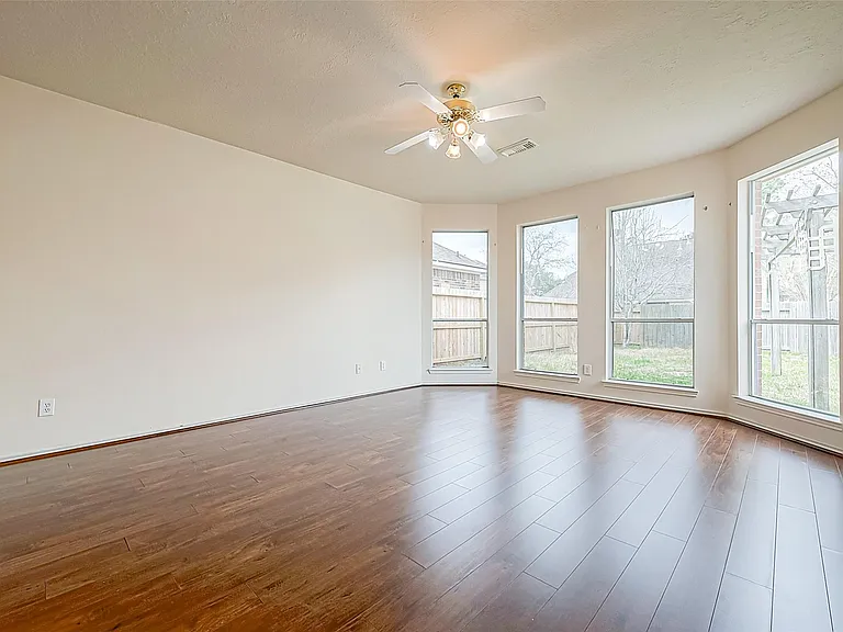 2422 Leanett Way — Photo 26