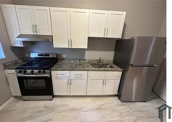 4 bed, $2,800 — Photo 3
