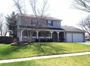 1821 Chandler Ave, St Charles, IL 60174