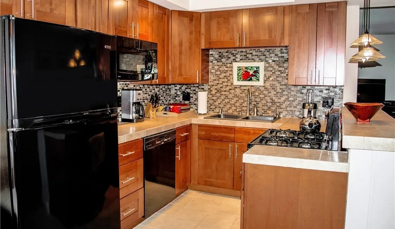 1 bed, 696 sqft, $2,350 — Photo 3
