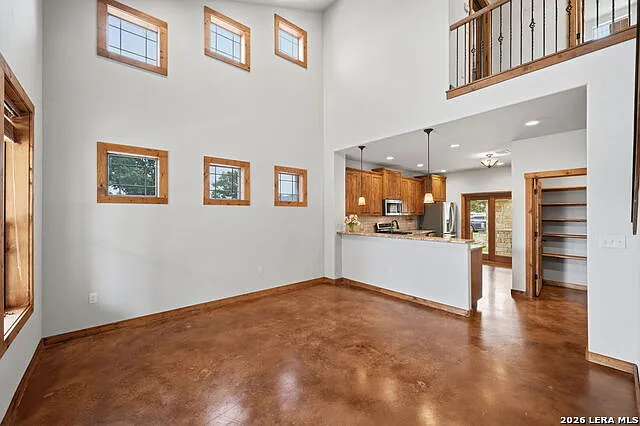 3 bed, 2.5 bath, 1377 sqft, $2,400 — Photo 2
