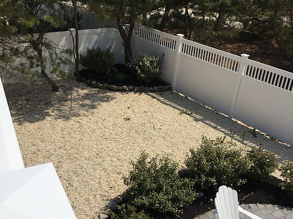 2nd image of 133B Long Beach Blvd