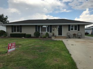 130 W Iroquois St, Coal City, IL 60416