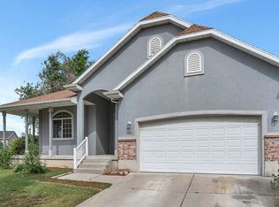 1430 Heather Ln, Syracuse, UT 84075