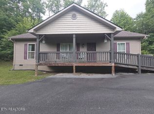 416 Forrest Springs Dr, Gatlinburg, TN 37738