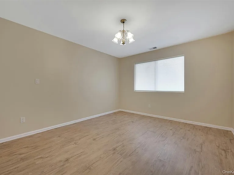 19 Edison Pl #2 — Photo 17