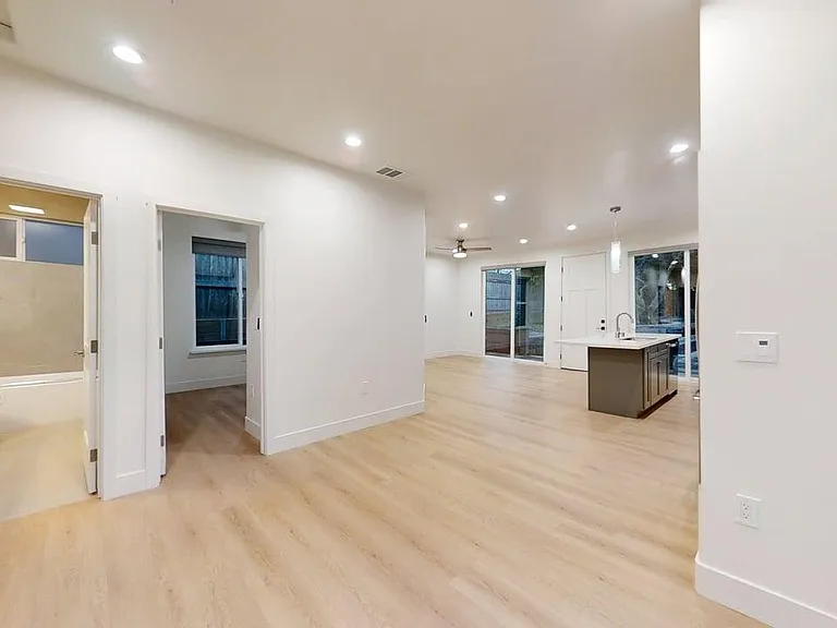 8404 Ascolano Ave — Photo 26