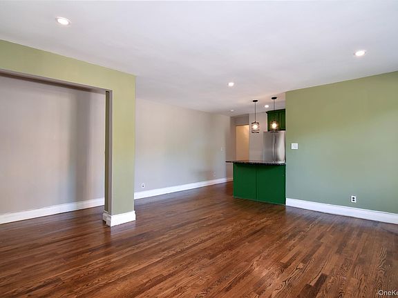4th image of 1111 Midland Avenue #2C